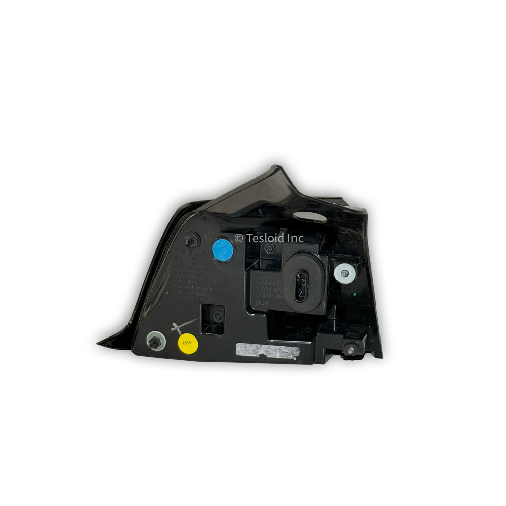 TAIL LAMP ASSEMBLY - REAR BODYSIDE SAE - RIGHT HAND - Model Y