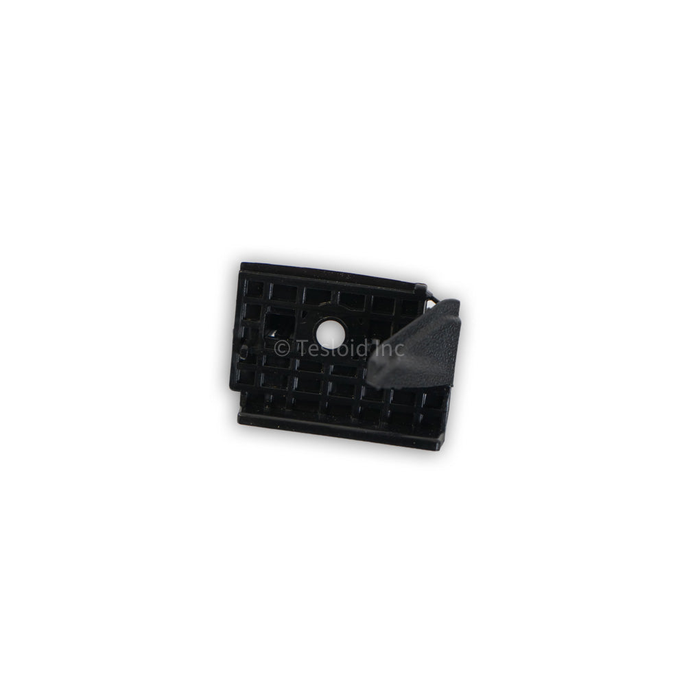 BRKT - FASCIA FRT CTR TO FDR LEFT HAND - Model 3