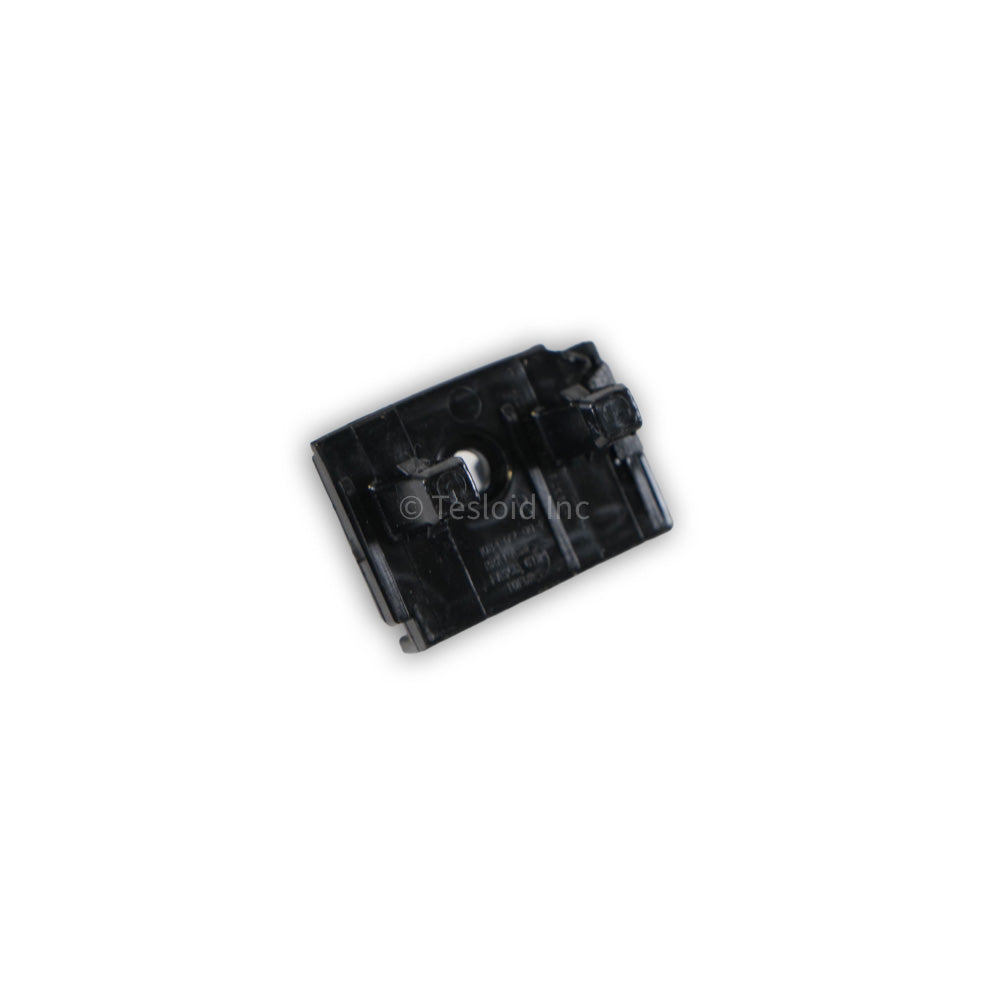 BRACKET - FASCIA FRT CTR TO FDR RH - Model 3