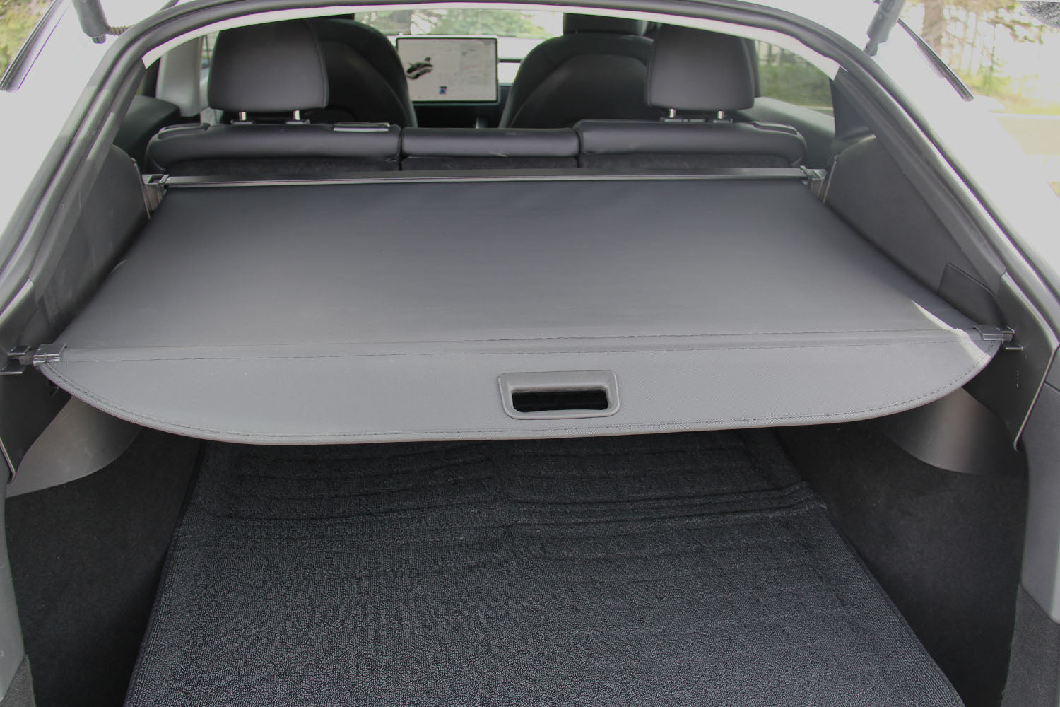Model Y Cargo Screen – Retractable