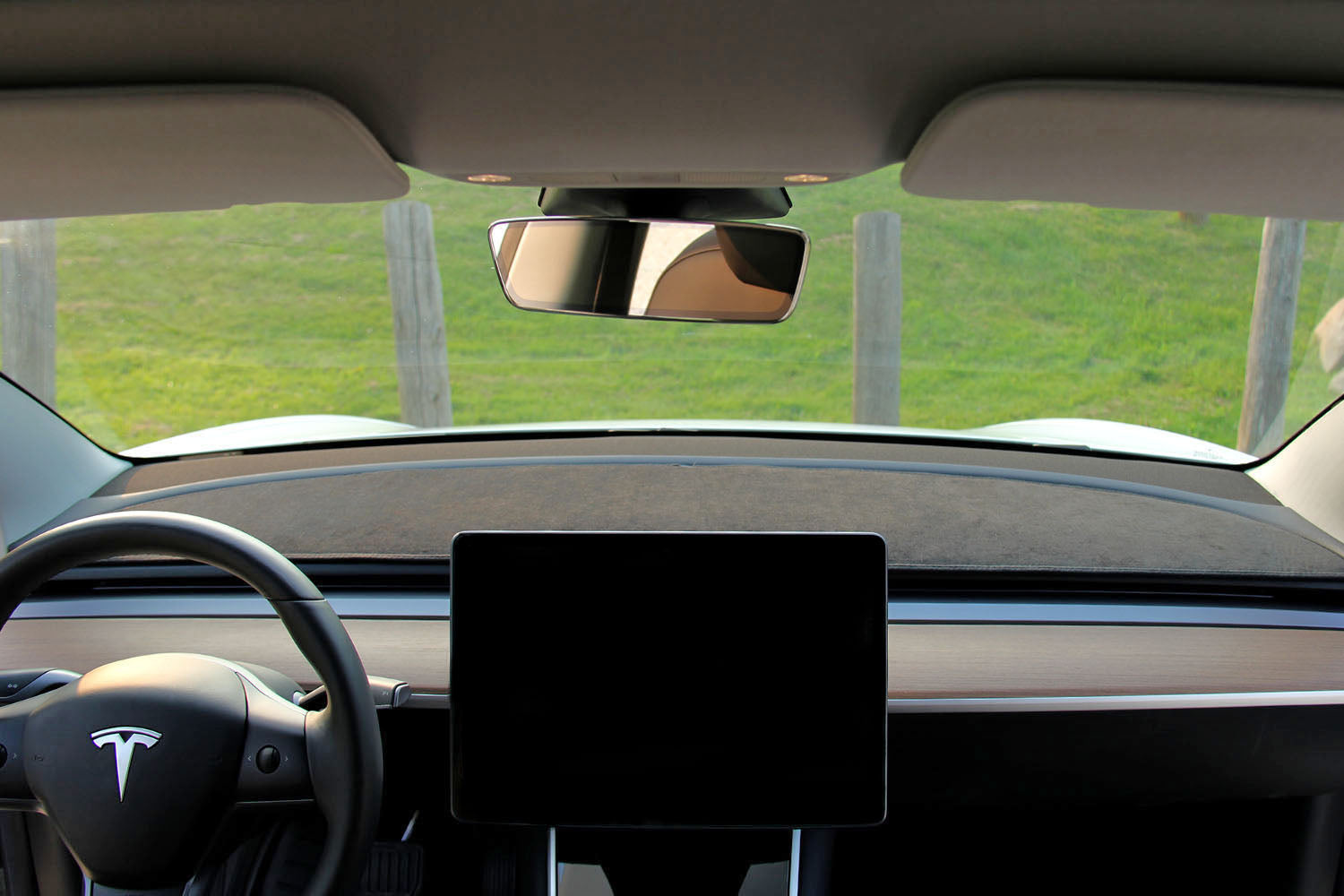 Model Y Anti-Glare Dash Mat