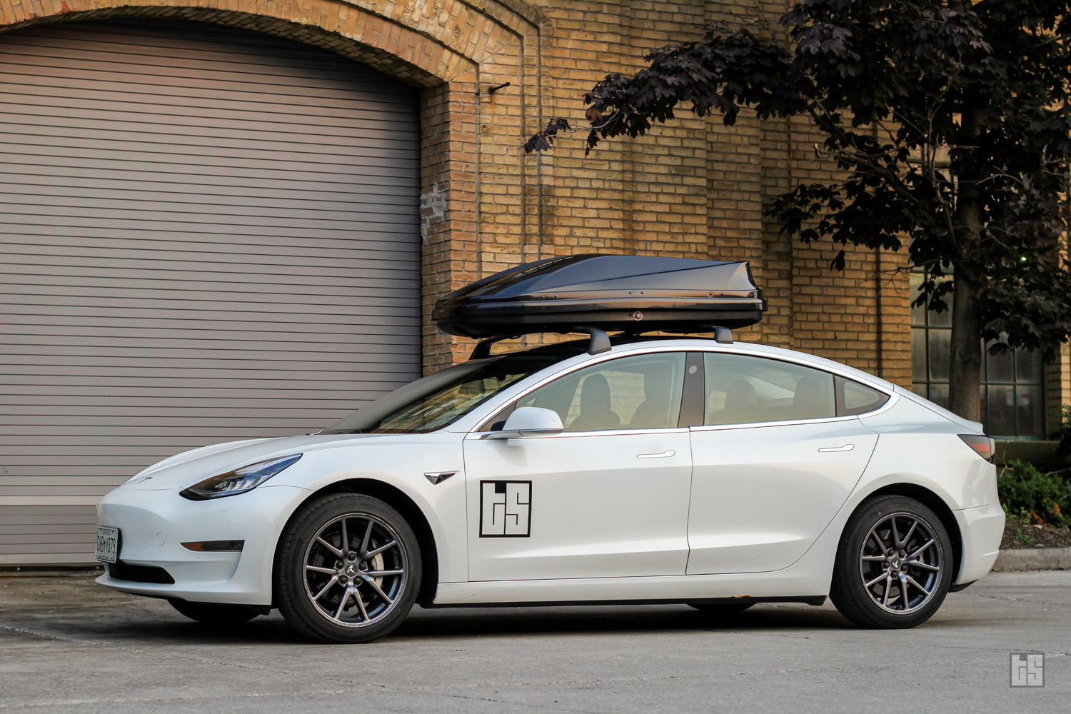 Model 3 Rooftop Cargo Box