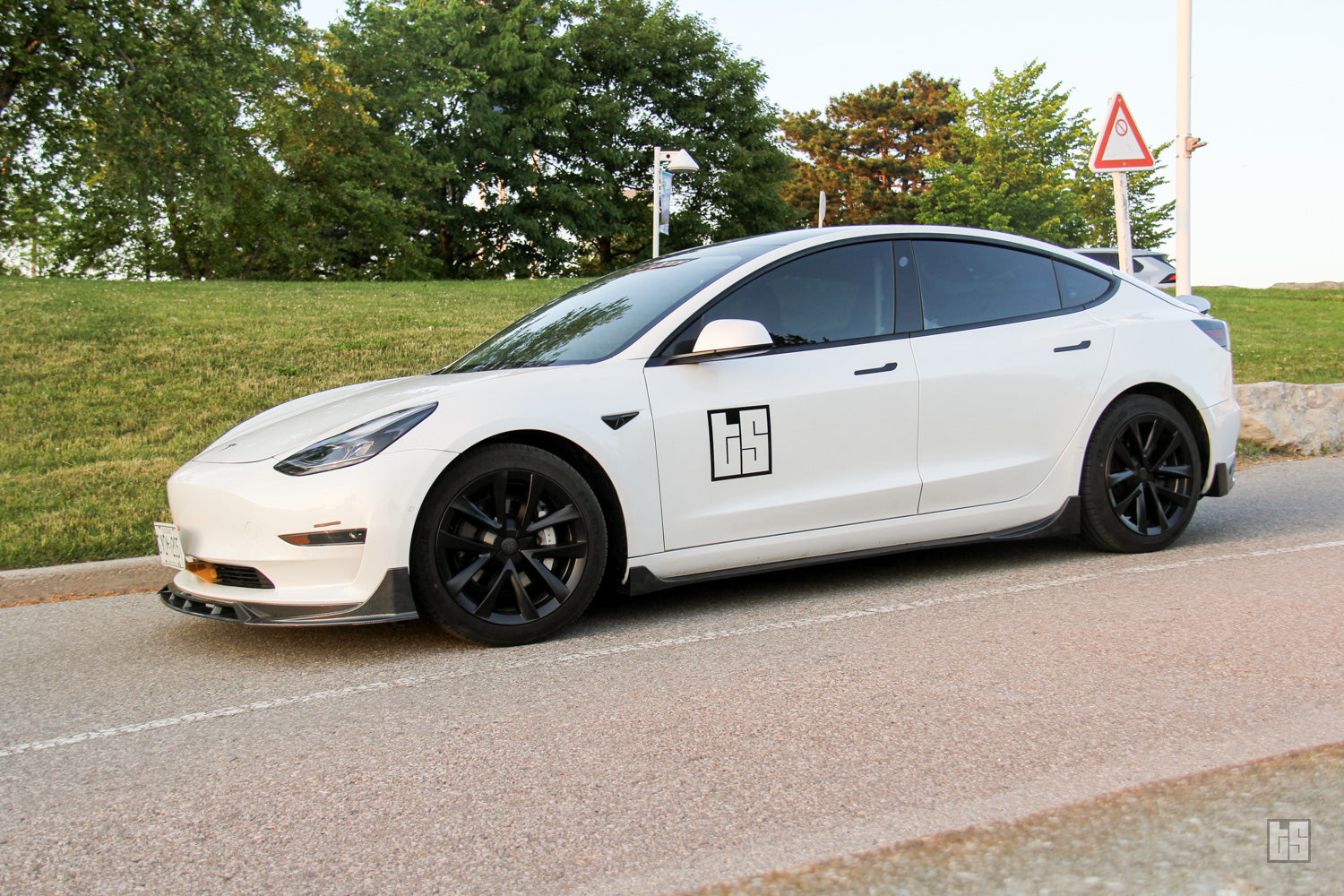 Model 3 Wheel Covers – Sport