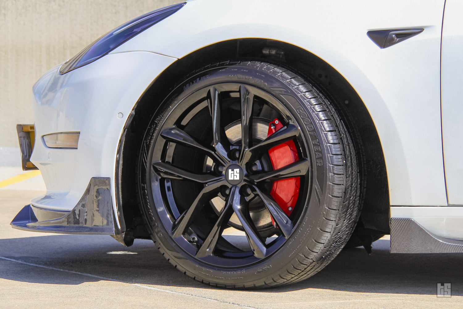 Model 3 TS01 Gloss Black Rims – 19″