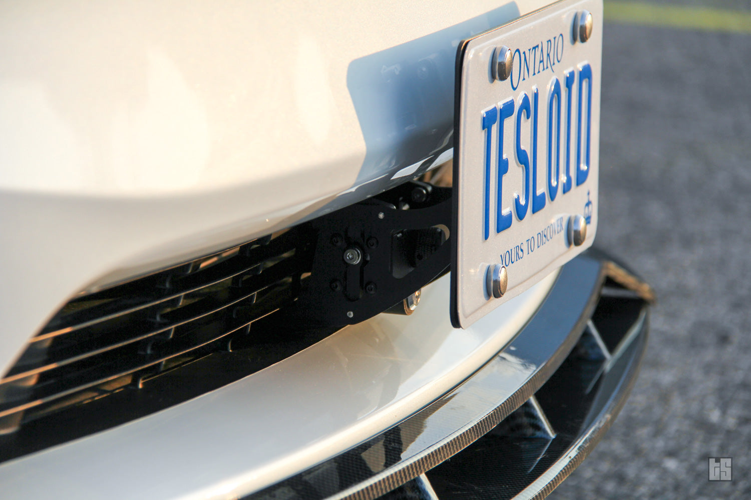 Model 3 Performance Plate Holder