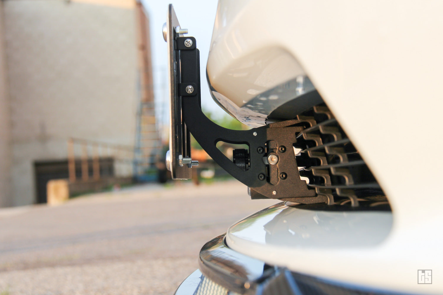 Model Y Performance Plate Holder
