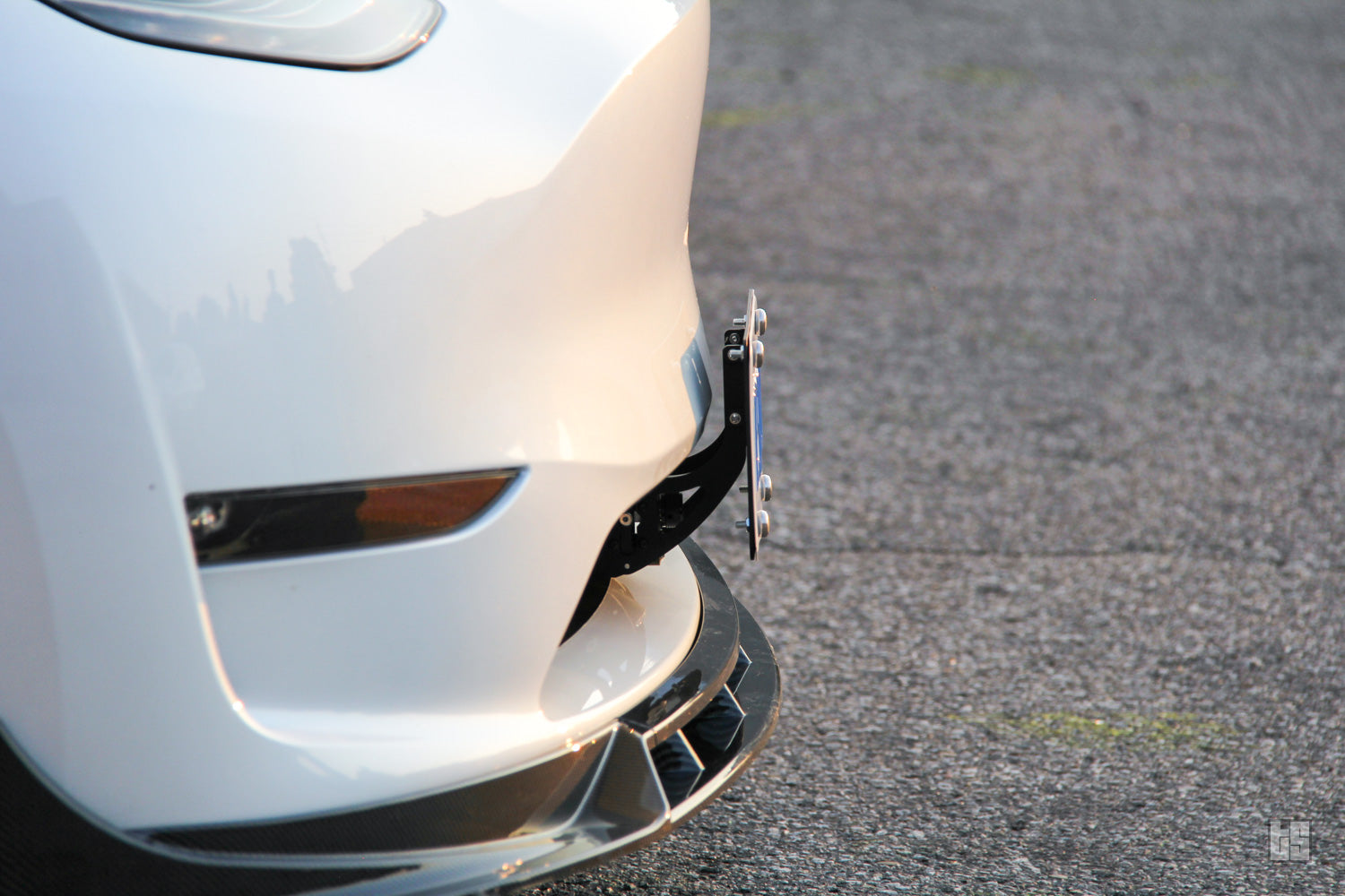 Model 3 Performance Plate Holder