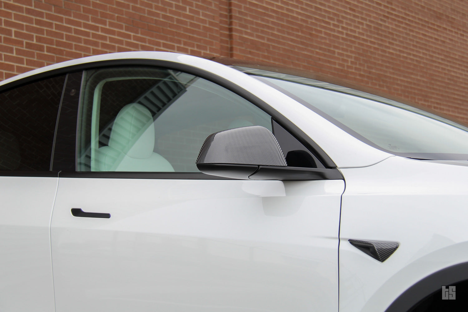 Model Y Side Mirror Covers – Carbon Fiber