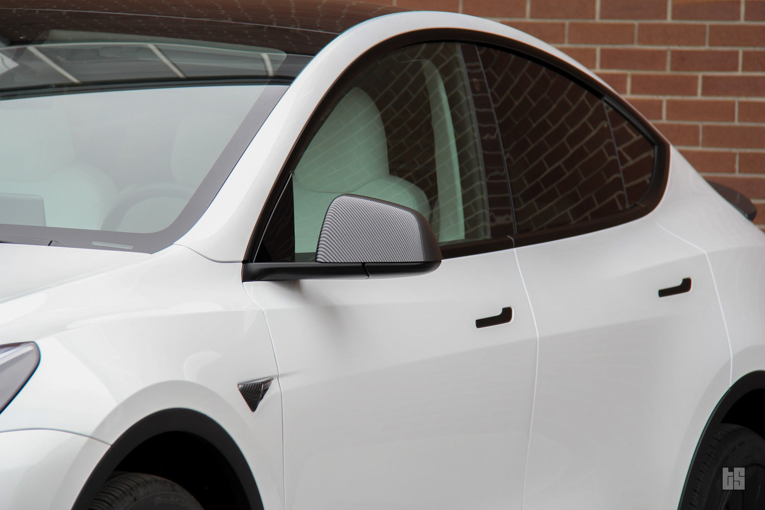 Model Y Side Mirror Covers – Carbon Fiber