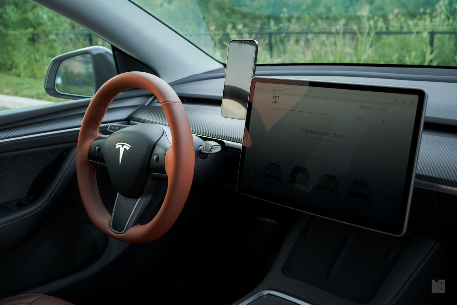 Model Y Magnetic Phone Holder