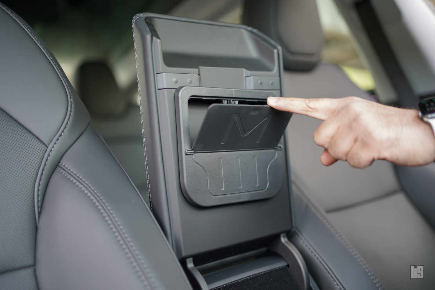 Model Y Armrest Hidden Storage (2025+)