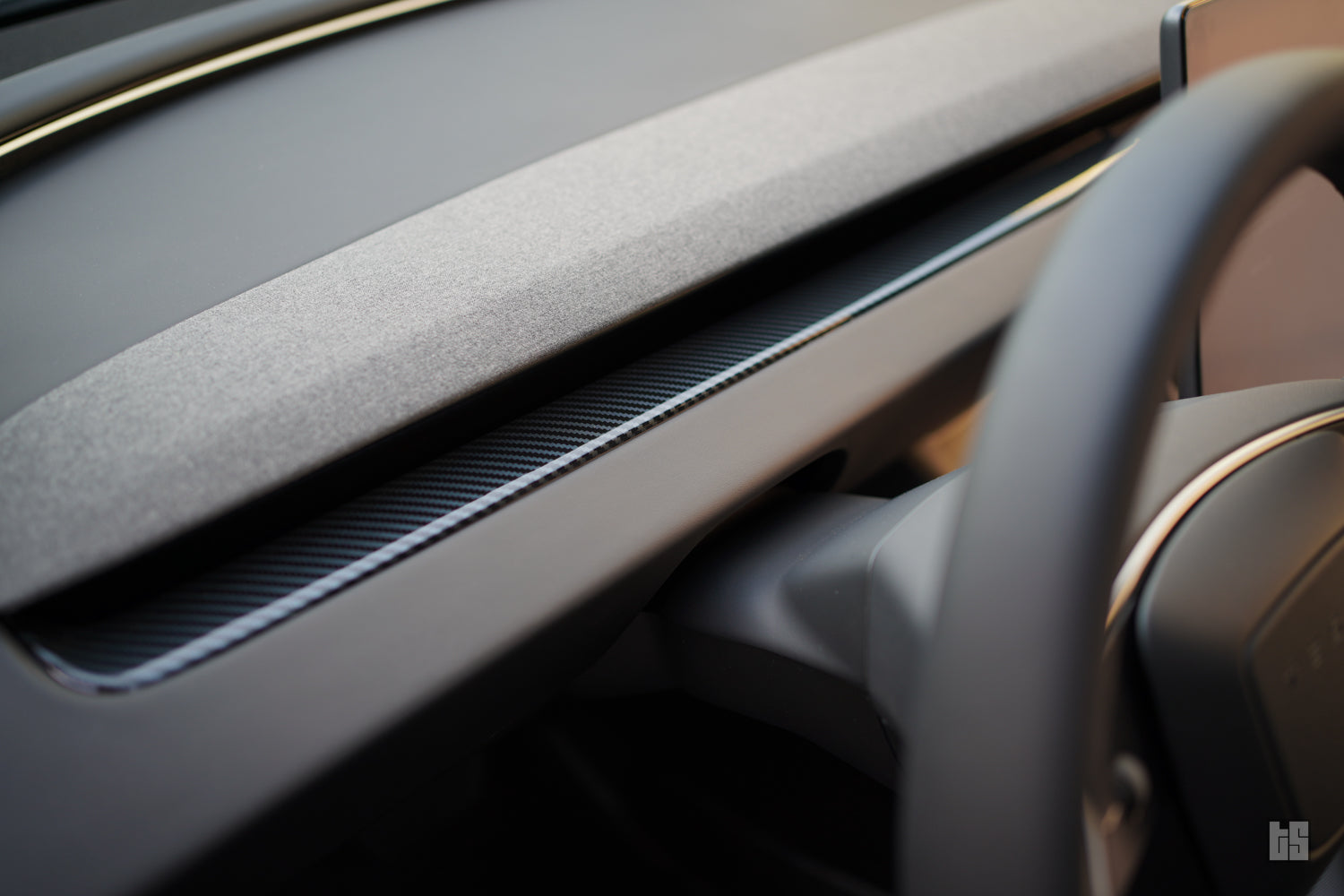 Model 3 Gloss Carbon Fiber Dash Trim Cover