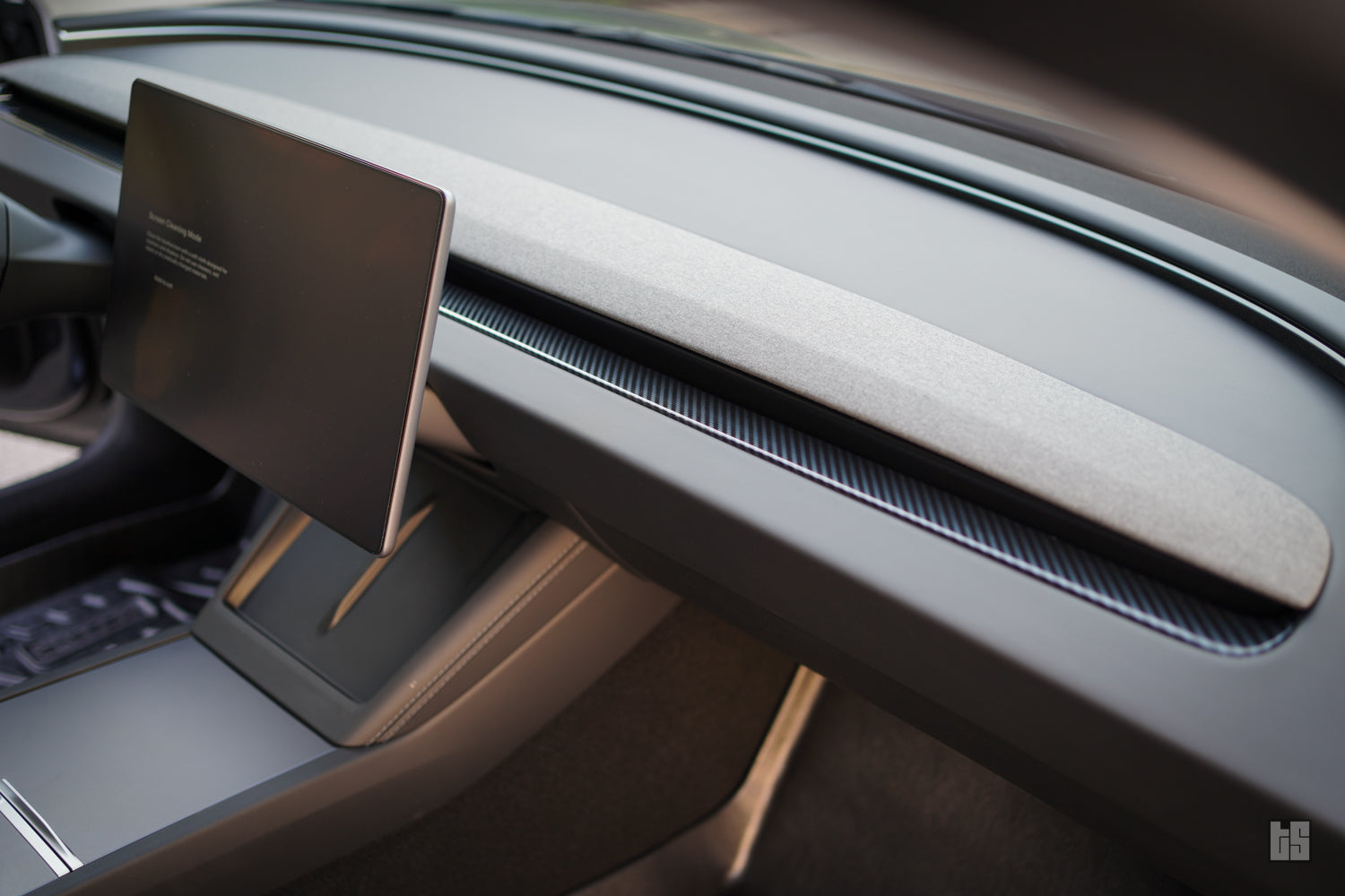 Model 3 Gloss Carbon Fiber Dash Trim Cover