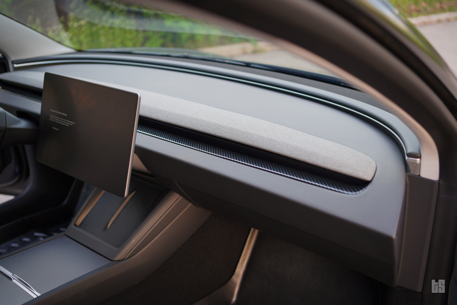 Model 3 Gloss Carbon Fiber Dash Trim Cover