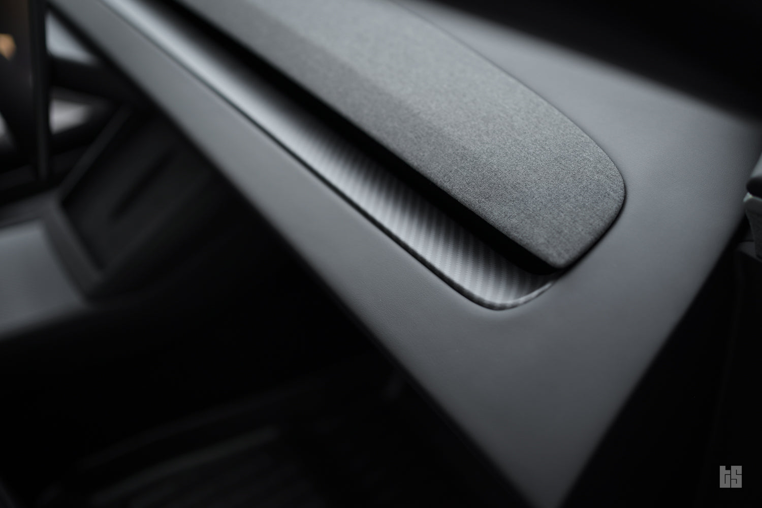 Model 3 Matte Carbon Fiber Dash Trim Cover