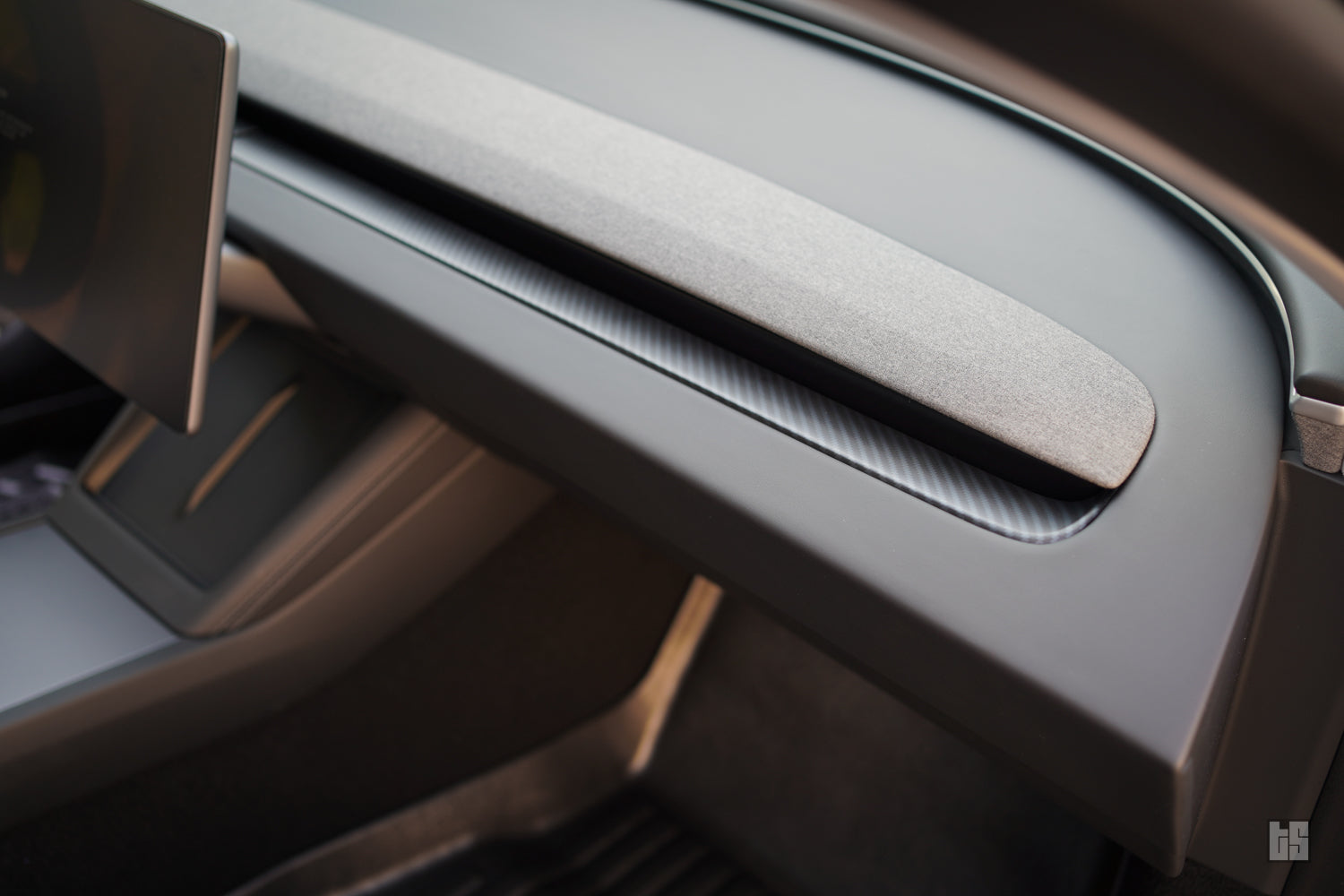 Model 3 Matte Carbon Fiber Dash Trim Cover