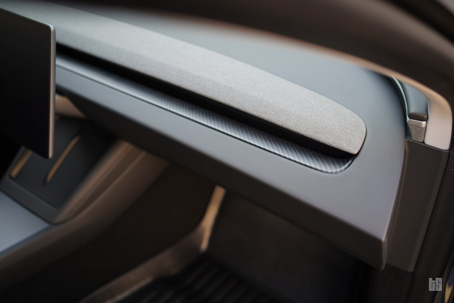 Model 3 Matte Carbon Fiber Dash Trim Cover