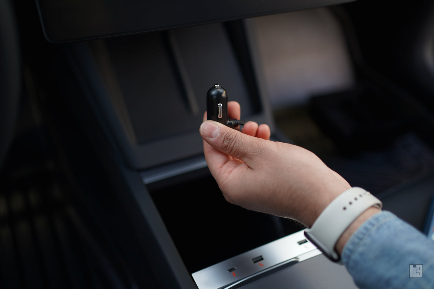 Model Y USB Inline Bar (2025+)