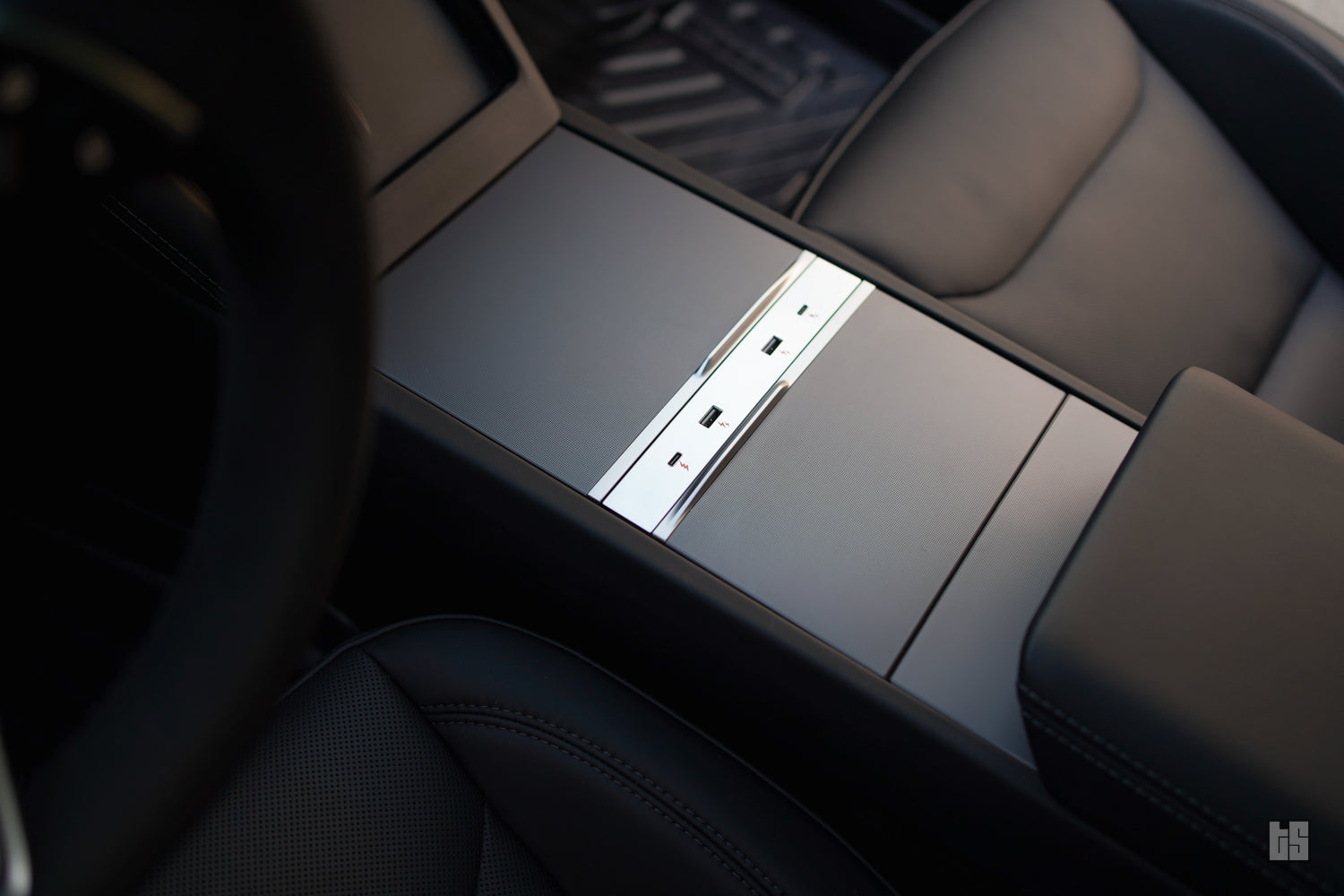 Model Y USB Inline Bar (2025+)