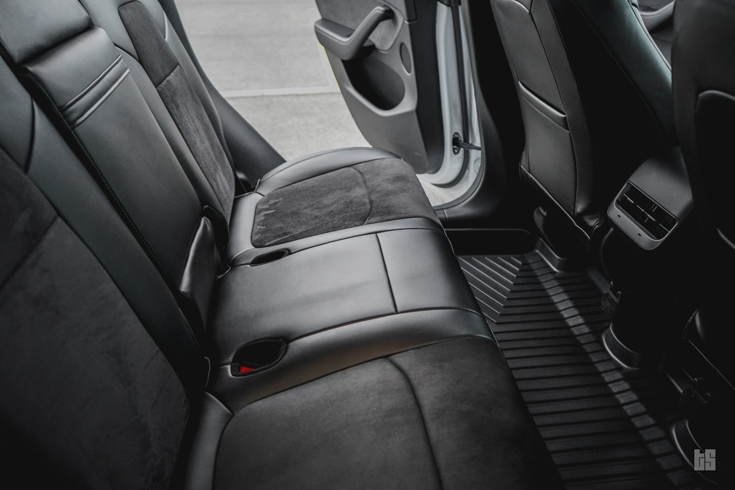 Model Y Napa Leather Seat Covers – Onyx Black w/ Suede