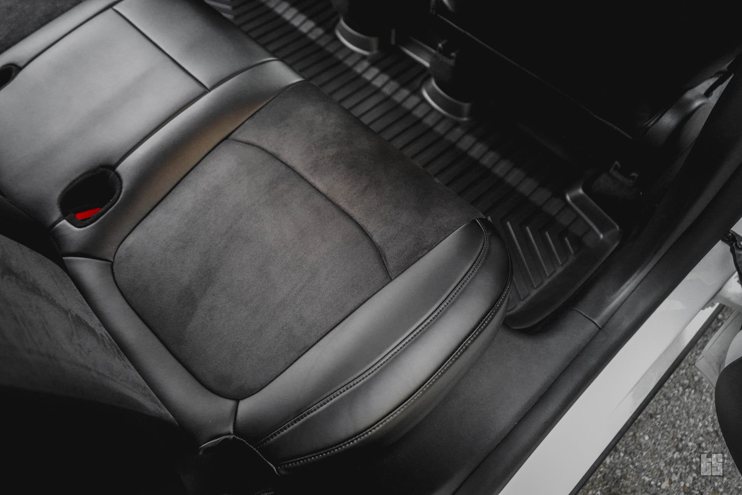 Model Y Napa Leather Seat Covers – Onyx Black w/ Suede