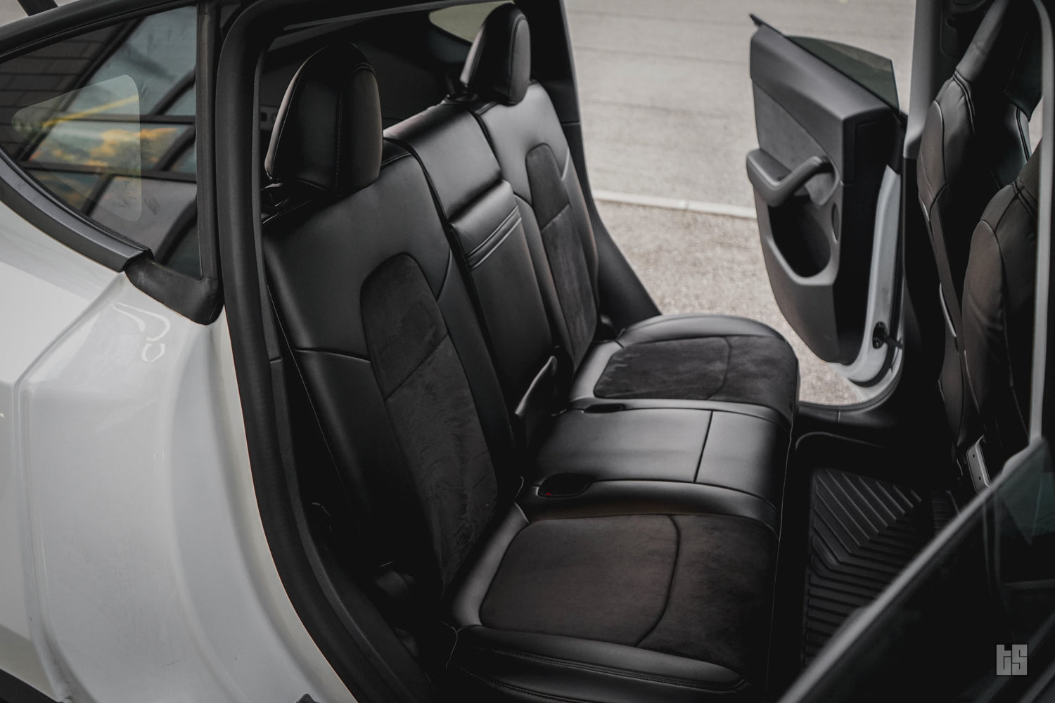 Model Y Napa Leather Seat Covers – Onyx Black w/ Suede