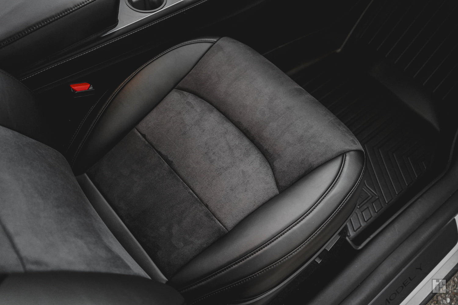 Model Y Napa Leather Seat Covers – Onyx Black w/ Suede