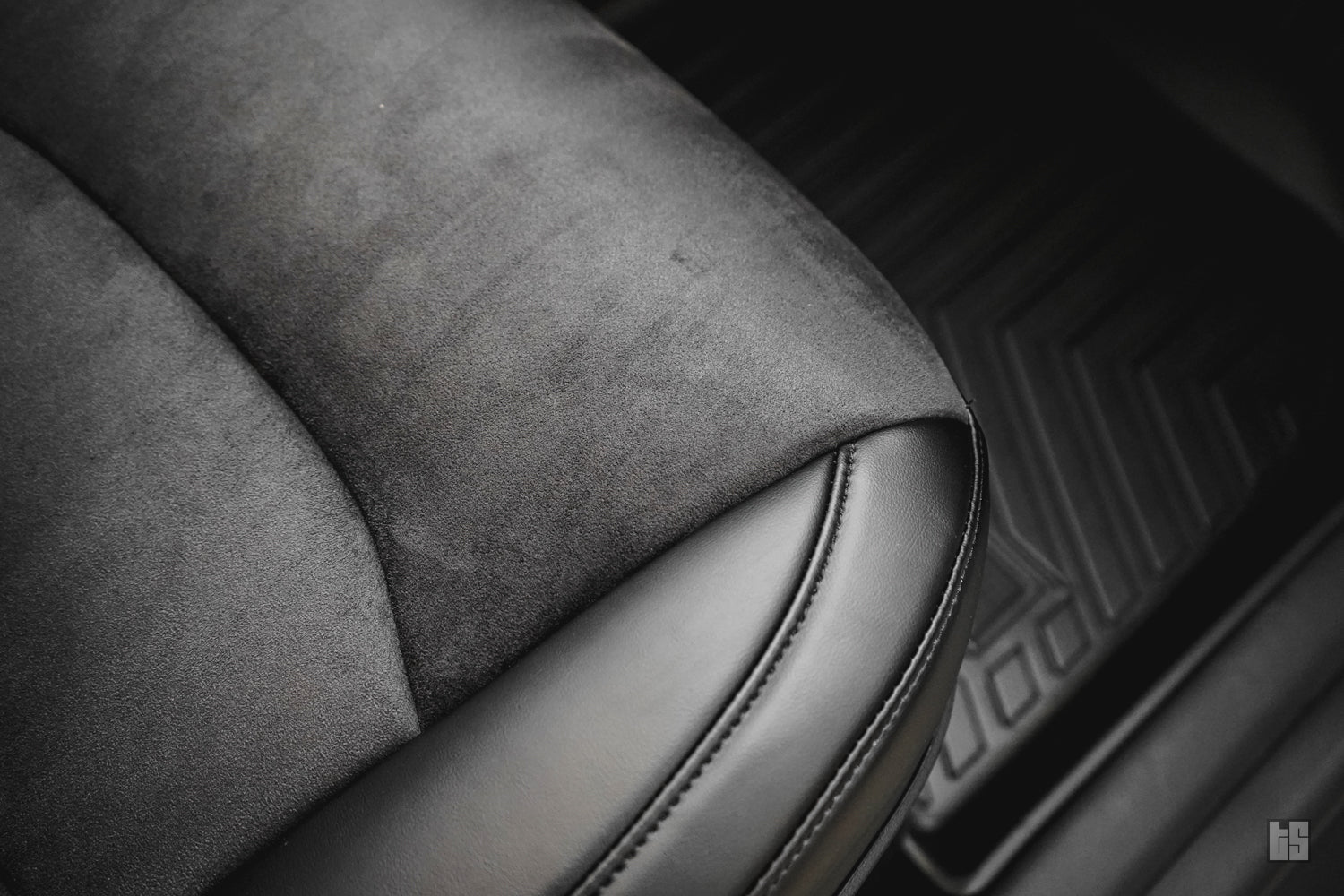 Model Y Napa Leather Seat Covers – Onyx Black w/ Suede