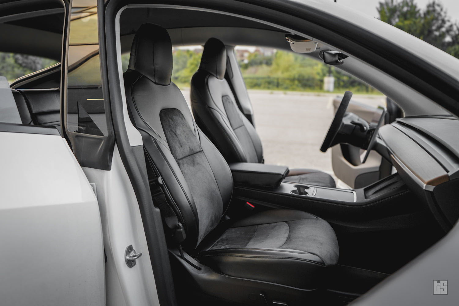 Model Y Napa Leather Seat Covers – Onyx Black w/ Suede