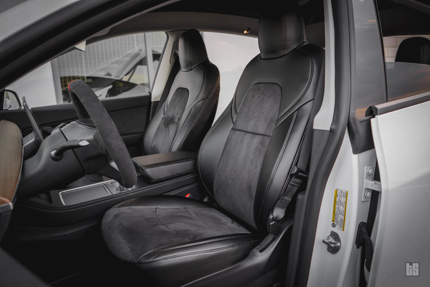 Model Y Napa Leather Seat Covers – Onyx Black w/ Suede