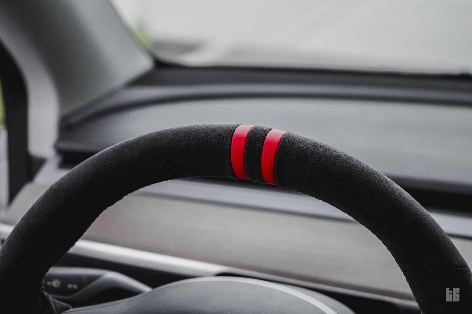Model Y Steering Wheel Cover – Hand Stitch – Black Suede