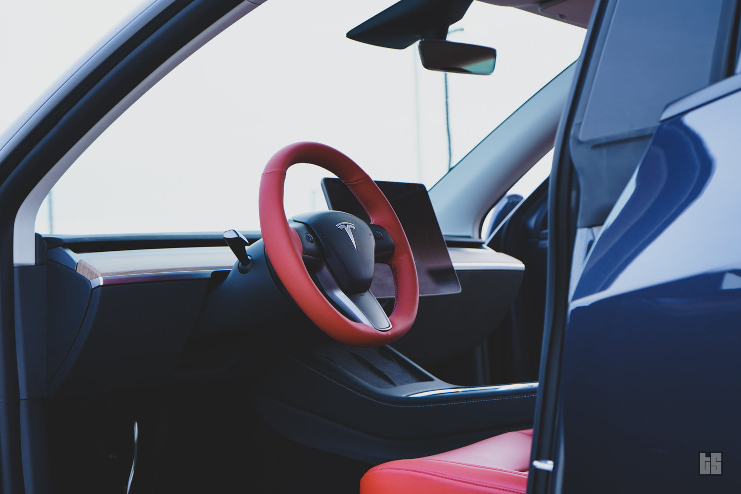 Model 3 Steering Wheel Cover – Hand Stitch – Rolls Royce Red