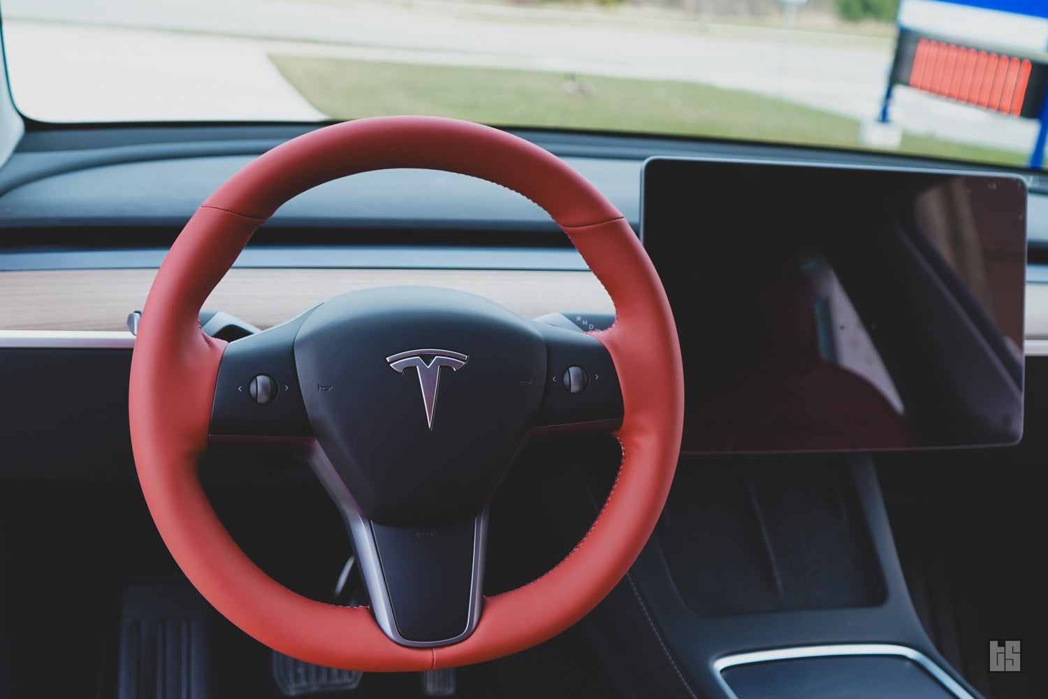 Model Y Steering Wheel Cover – Hand Stitch – Rolls Royce Red