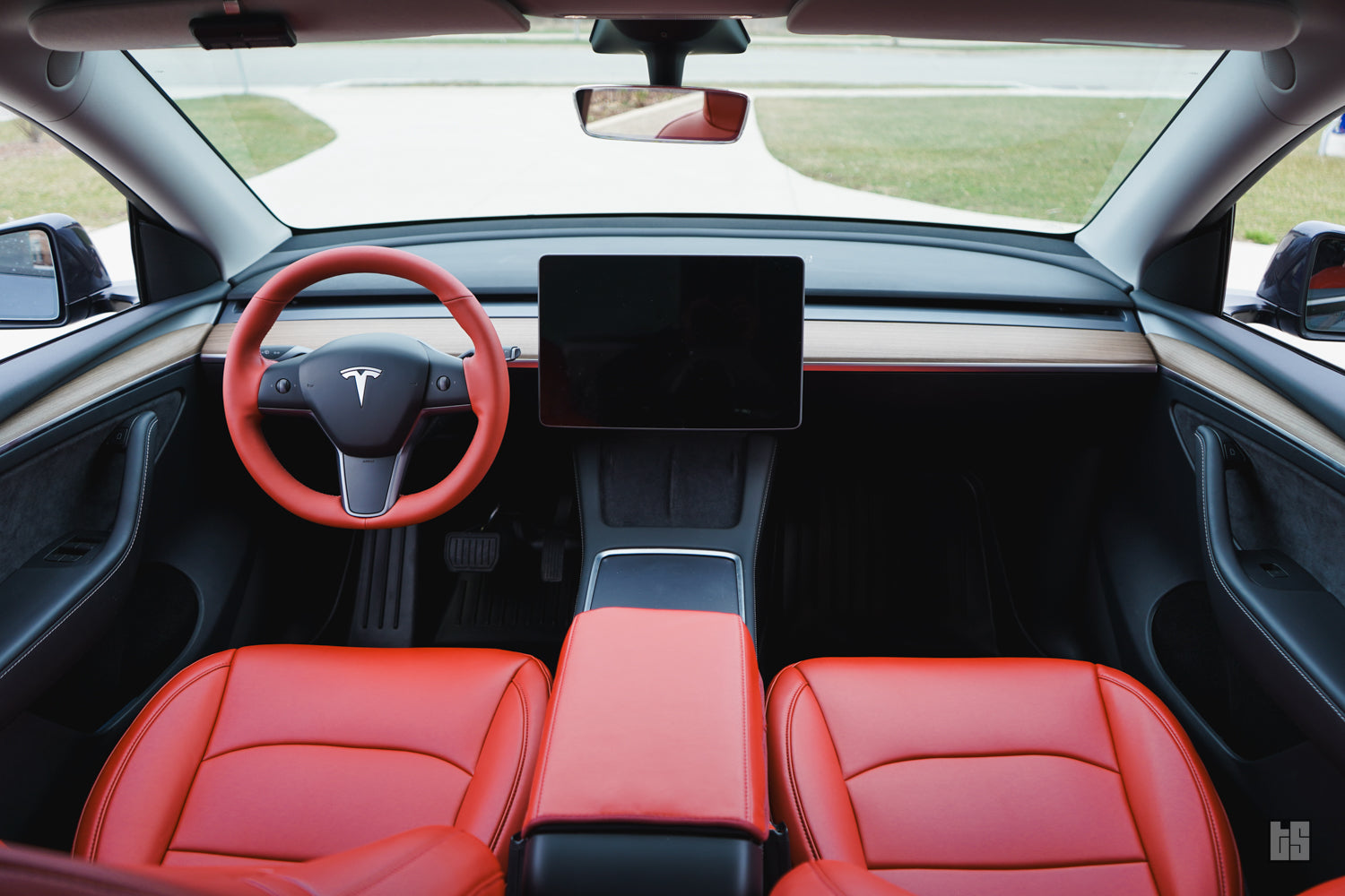 Model 3 Steering Wheel Cover – Hand Stitch – Rolls Royce Red