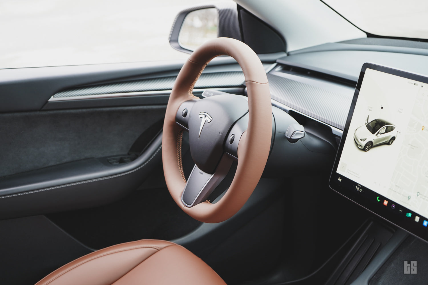 Model Y Steering Wheel Cover – Hand Stitch – Saddle Tan