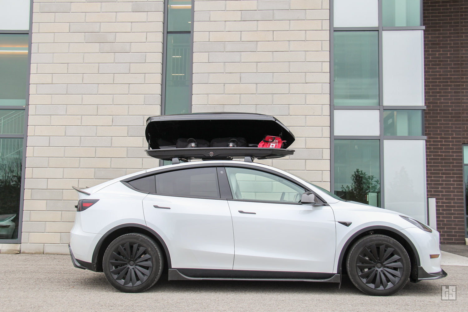 Model Y Rooftop Cargo Box