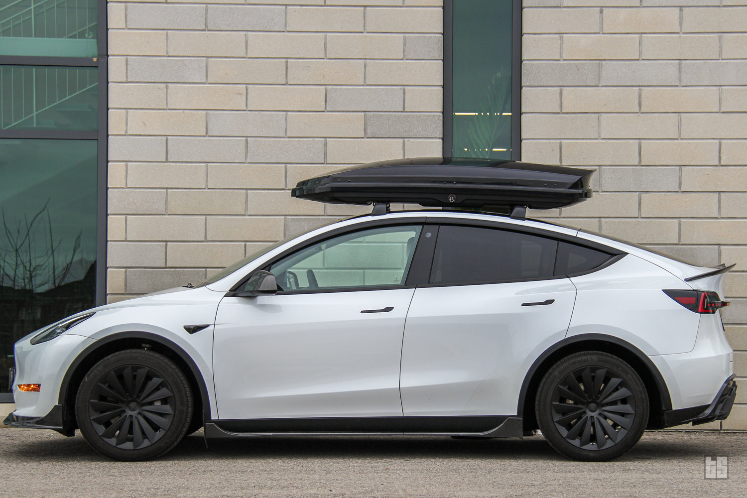 Model Y Rooftop Cargo Box