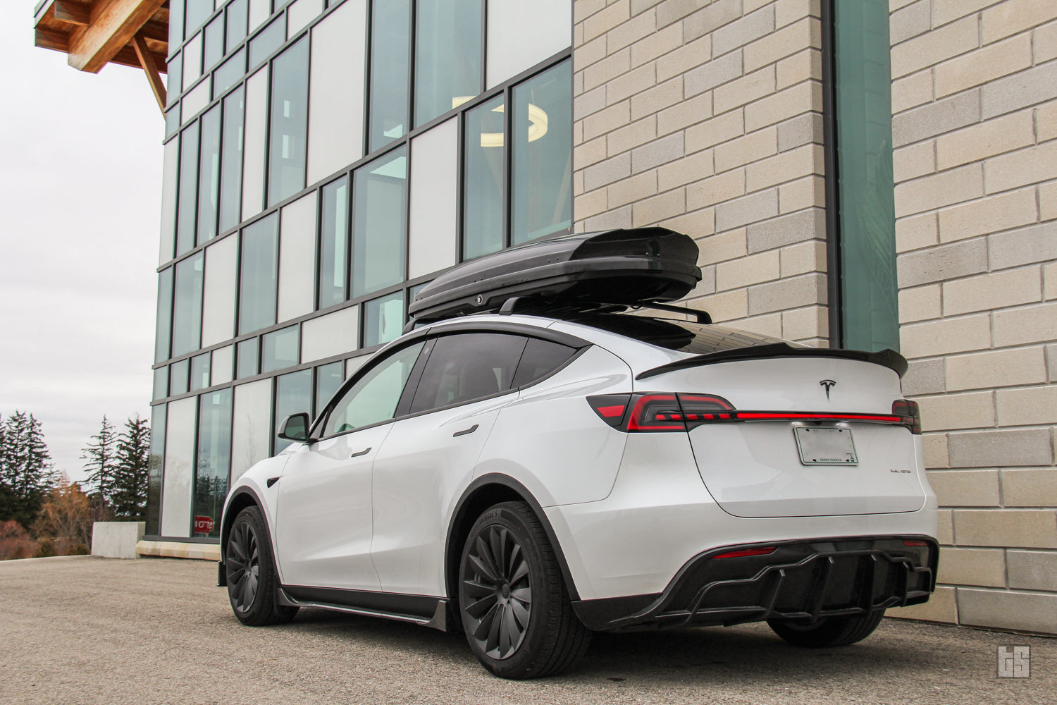 Model Y Rooftop Cargo Box