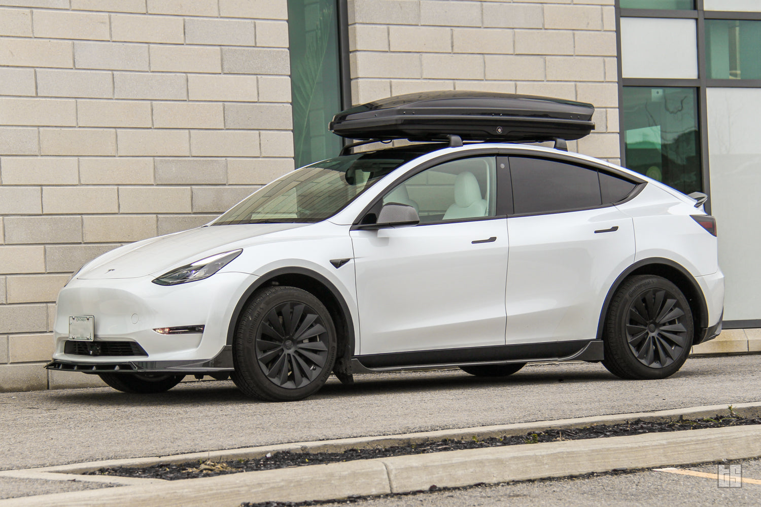Model Y Rooftop Cargo Box