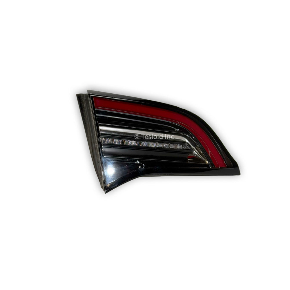 TAIL LAMP ASSEMBLY - LIFTGATE - TRUNK SAE - LEFT HAND - Model Y