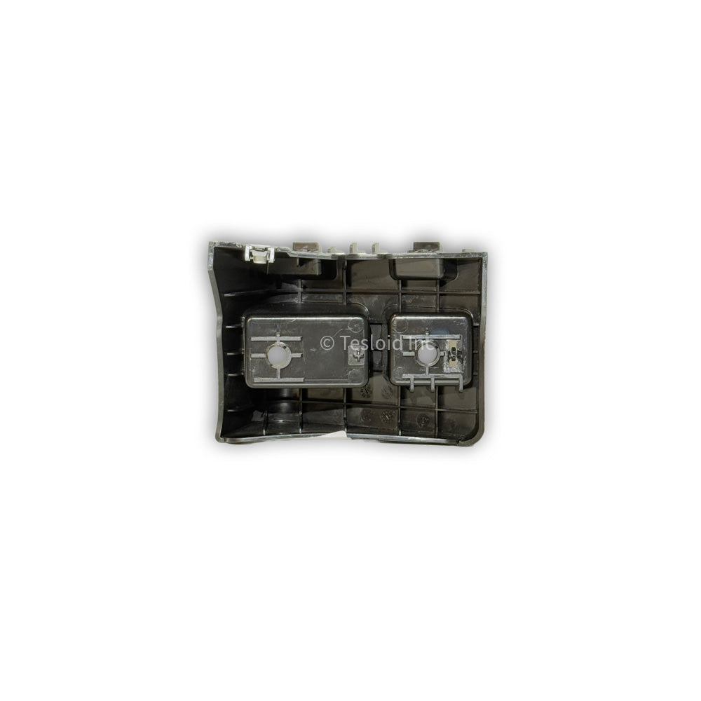 TAIL LAMP BRACKET ASSEMBLY LEFT HAND - Model Y
