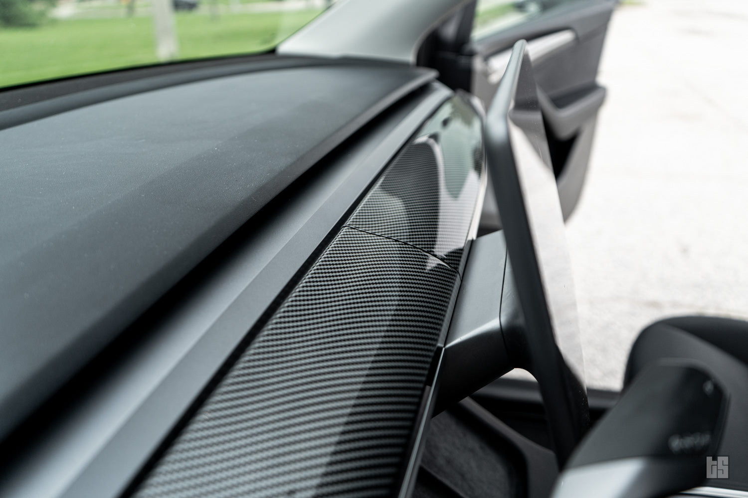 Model Y Gloss Carbon Fiber Dash & Doors Trim Covers