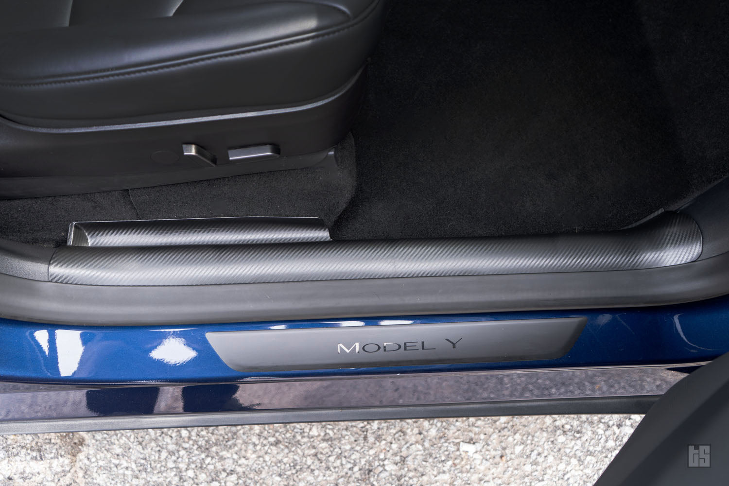 Model Y Doors & Trunk Sill Guards – Carbon Fiber
