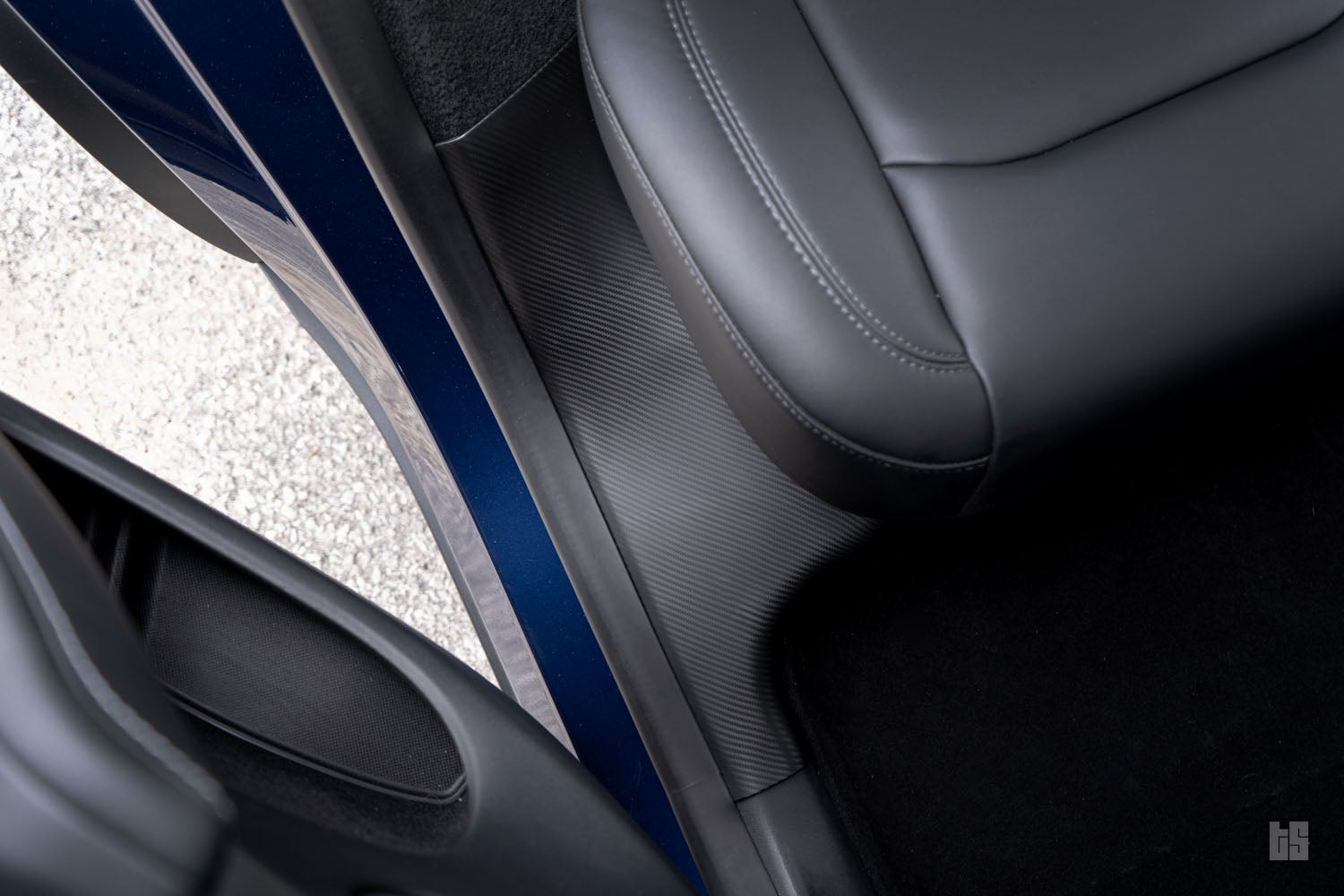 Model Y Doors & Trunk Sill Guards – Carbon Fiber