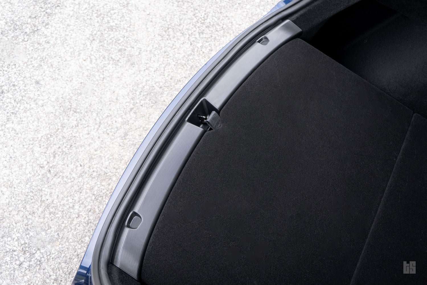 Model Y Doors & Trunk Sill Guards – Carbon Fiber