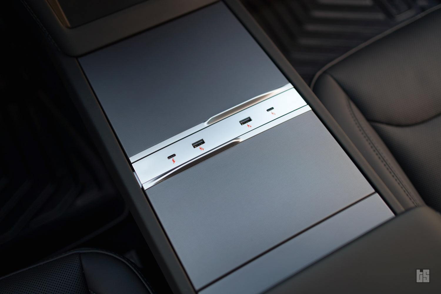 Model Y USB Inline Bar (2025+)