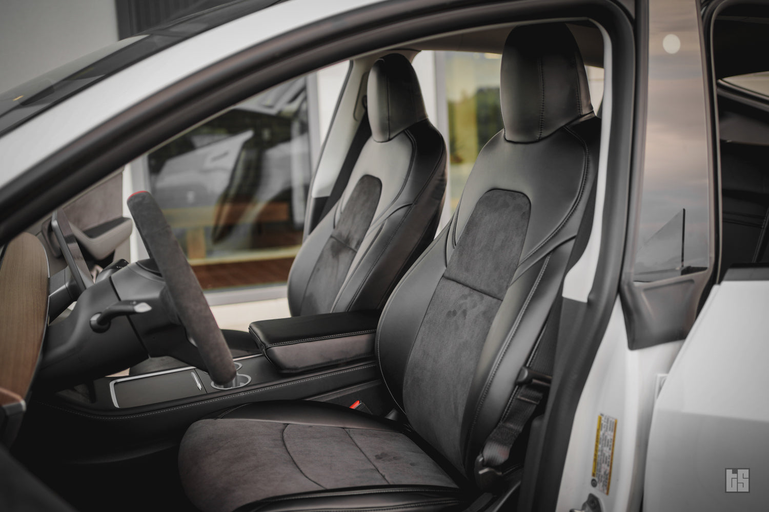 Model Y Napa Leather Seat Covers – Onyx Black w/ Suede