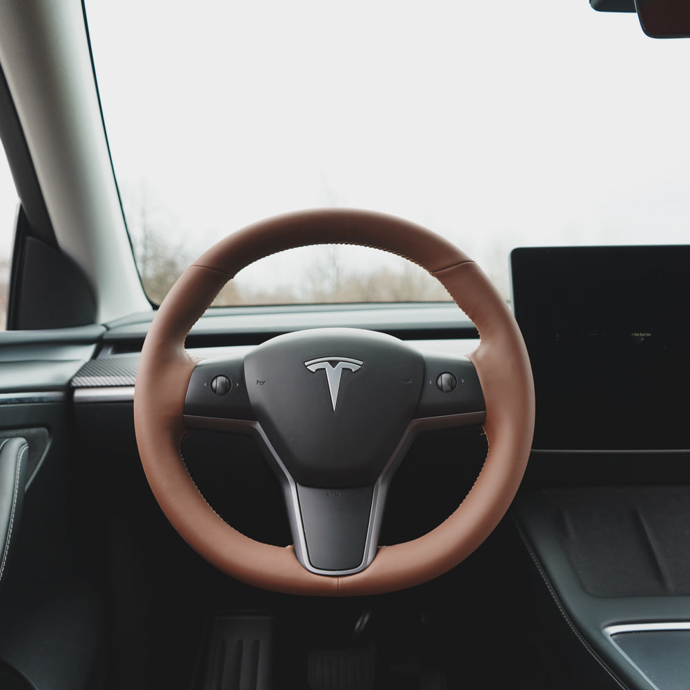Model Y Steering Wheel Cover – Hand Stitch – Saddle Tan