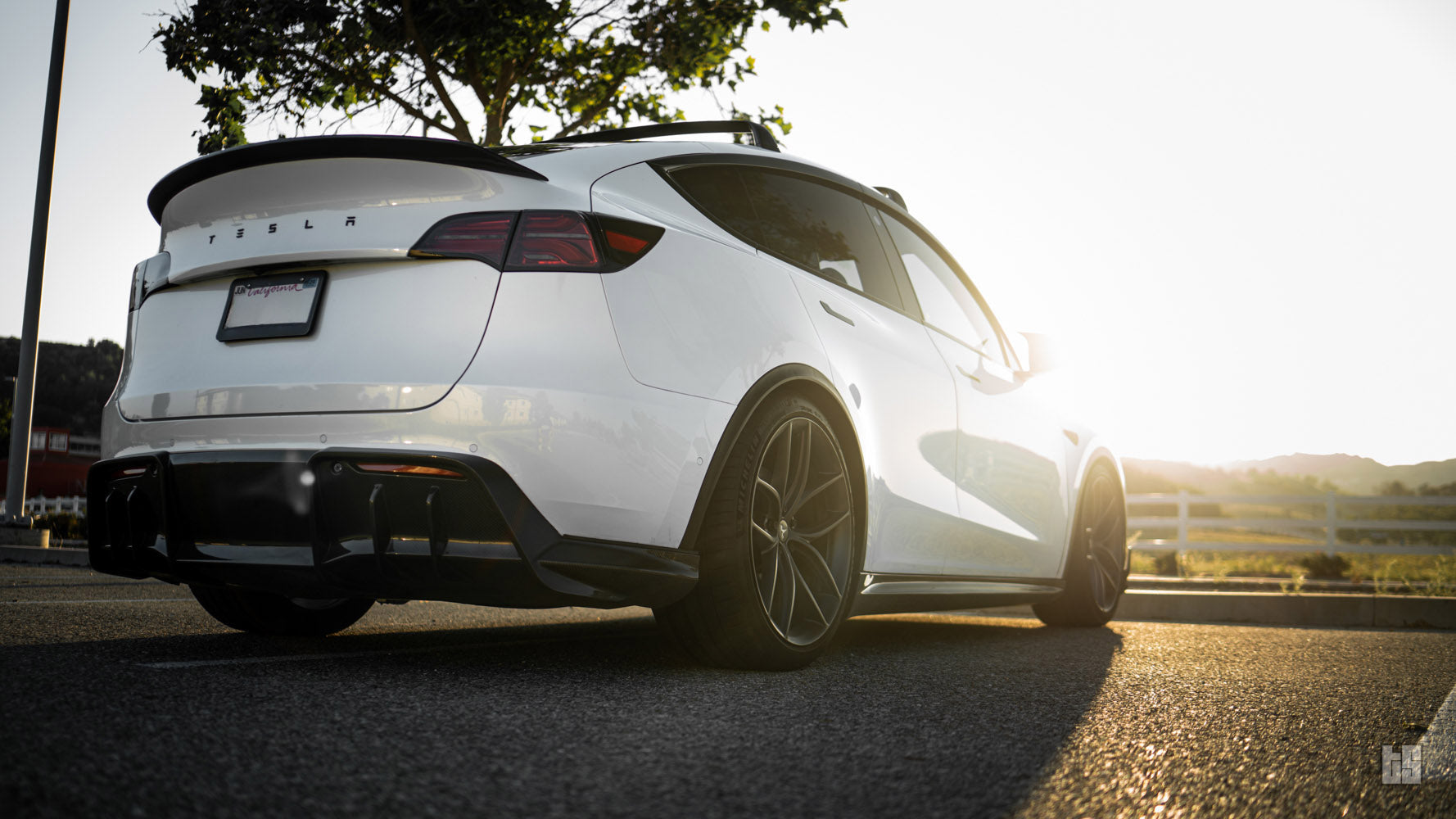 Model Y Performance Body Kit – Genuine Carbon Fiber