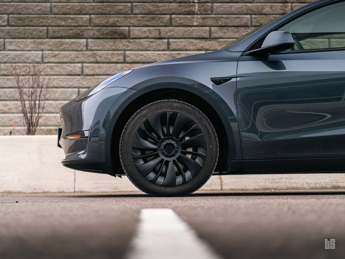 Model Y Wheel Covers – Turbine